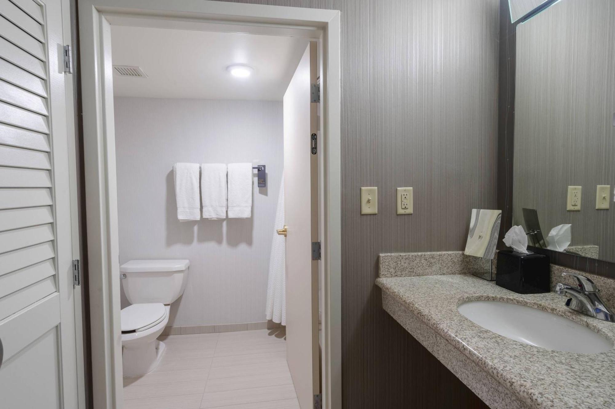 Courtyard By Marriott Cleveland Willoughby Ξενοδοχείο Εξωτερικό φωτογραφία