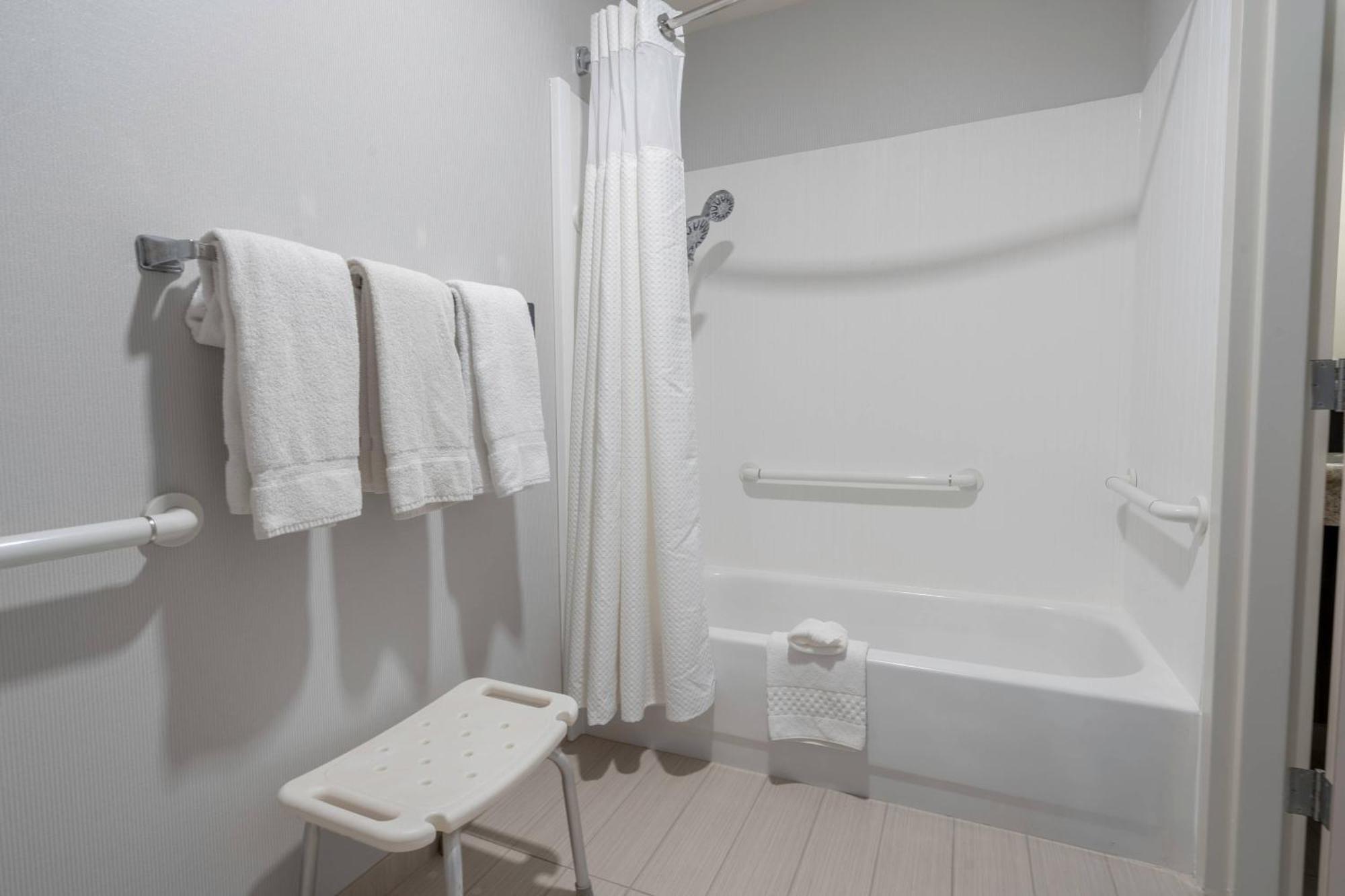 Courtyard By Marriott Cleveland Willoughby Ξενοδοχείο Εξωτερικό φωτογραφία